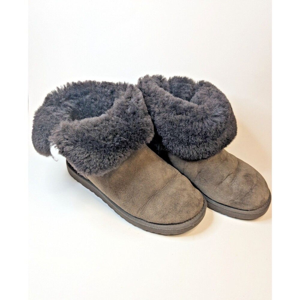 UGG Australia Bailey Button 5803 Women's 7 Brown Sheepskin Suede Winter Boots